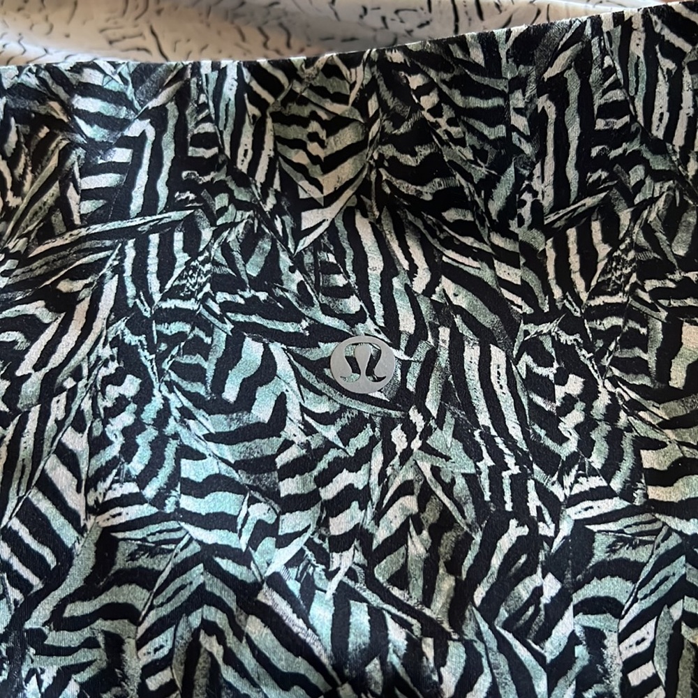 Lululemon Hi Rise Wunder Under - Picture 9 of 9